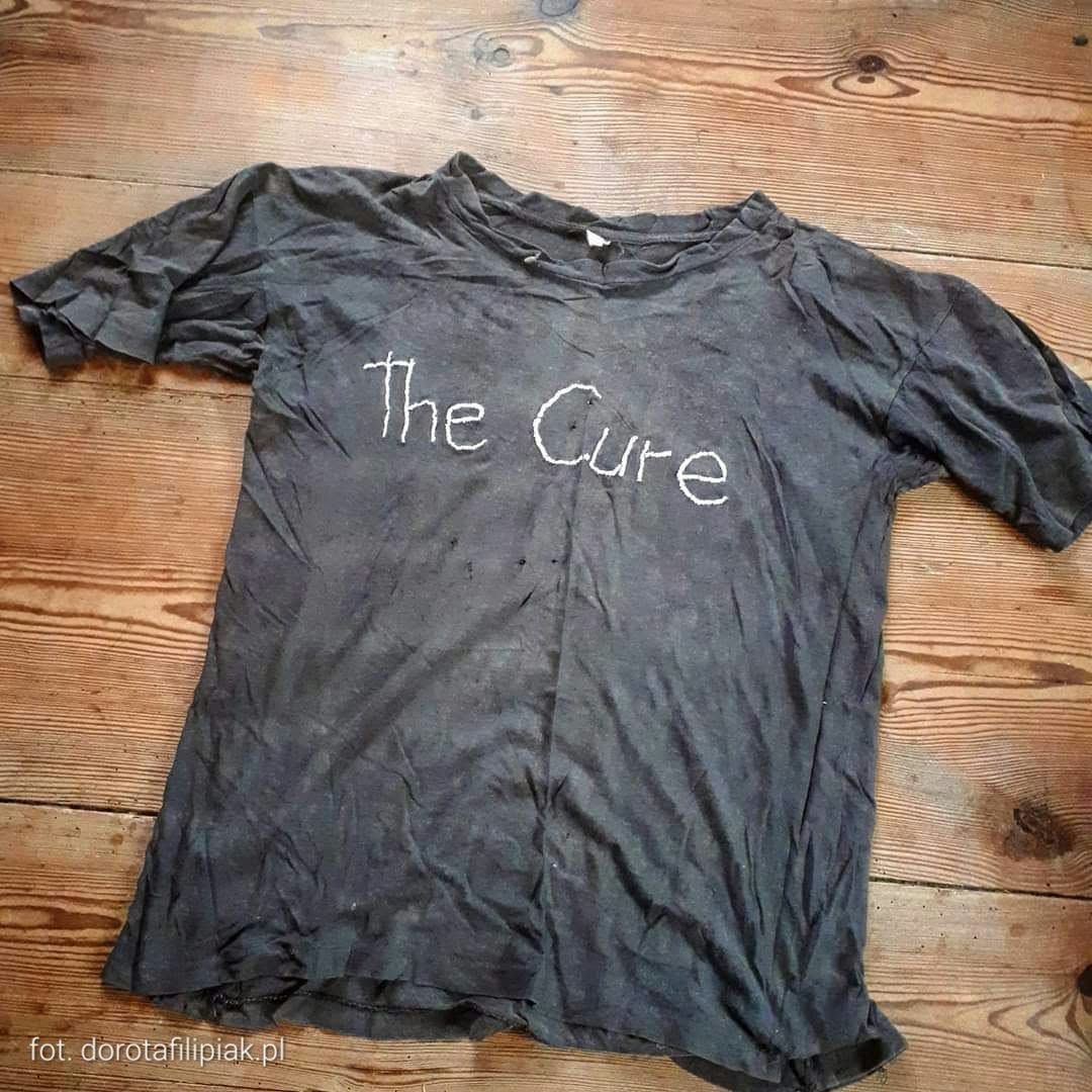Dorota Filipiak koszulka z napisem The Cure